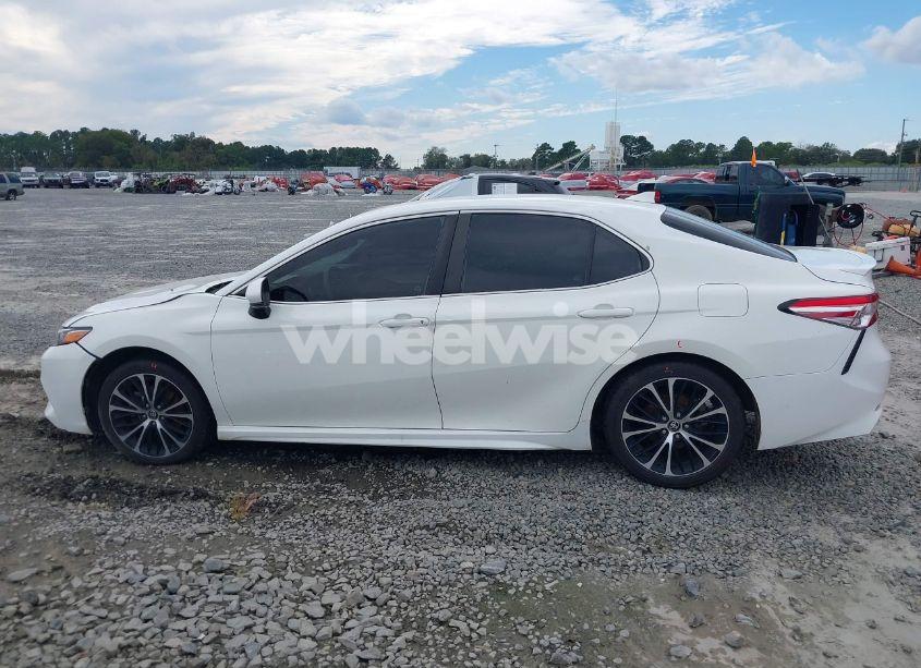 Photo 14 of 2020 Toyota Camry SE (VIN 4T1G11AK7LU358092)