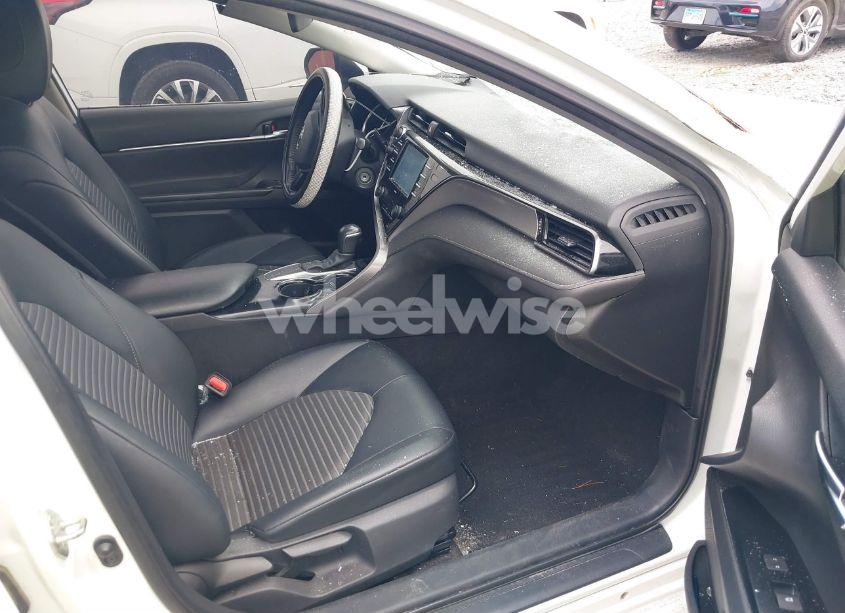 Photo 5 of 2020 Toyota Camry SE (VIN 4T1G11AK7LU358092)