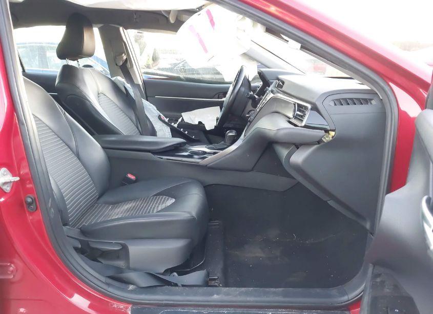 Photo 5 of 2020 Toyota Camry SE (VIN 4T1G11AK7LU395840)