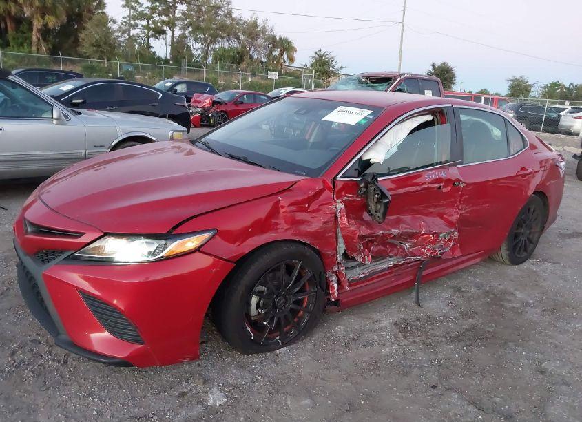 Photo 6 of 2020 Toyota Camry SE (VIN 4T1G11AK7LU395840)