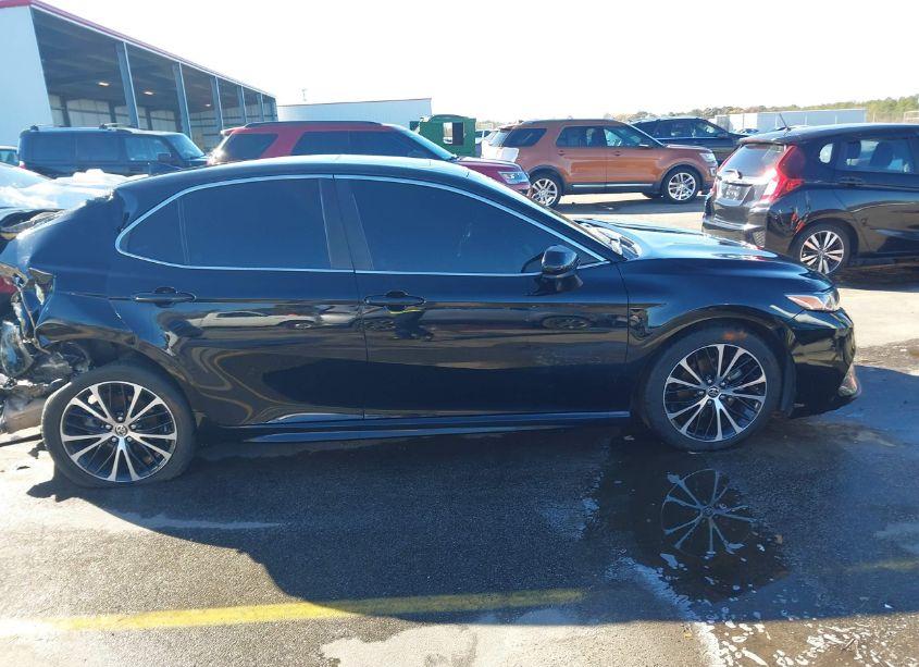 Photo 13 of 2020 Toyota Camry SE (VIN 4T1G11AK7LU503714)