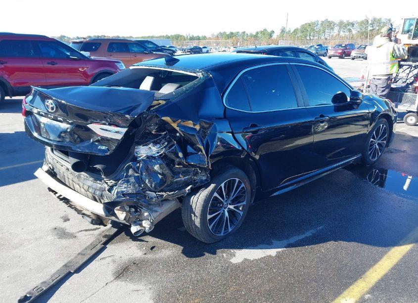 Photo 4 of 2020 Toyota Camry SE (VIN 4T1G11AK7LU503714)