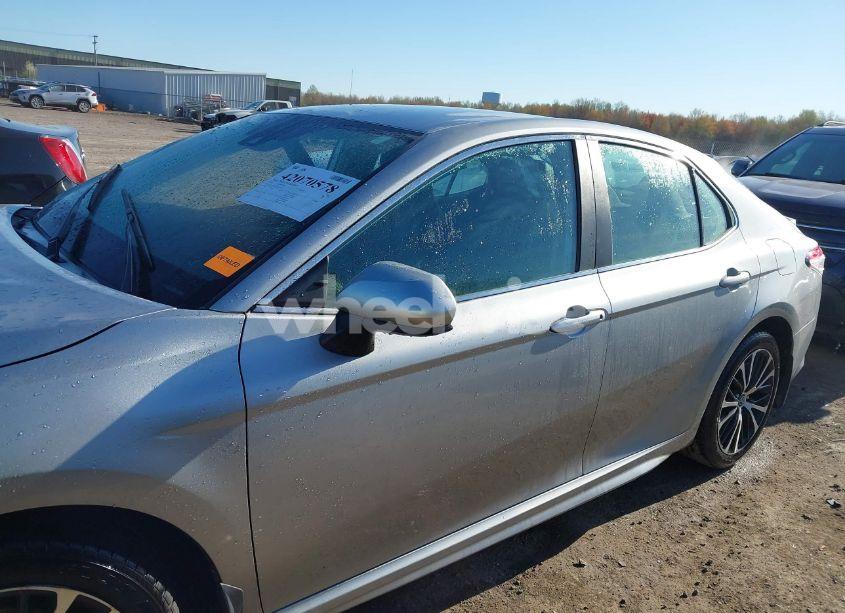 Photo 15 of 2020 Toyota Camry SE (VIN 4T1G11AK7LU873268)