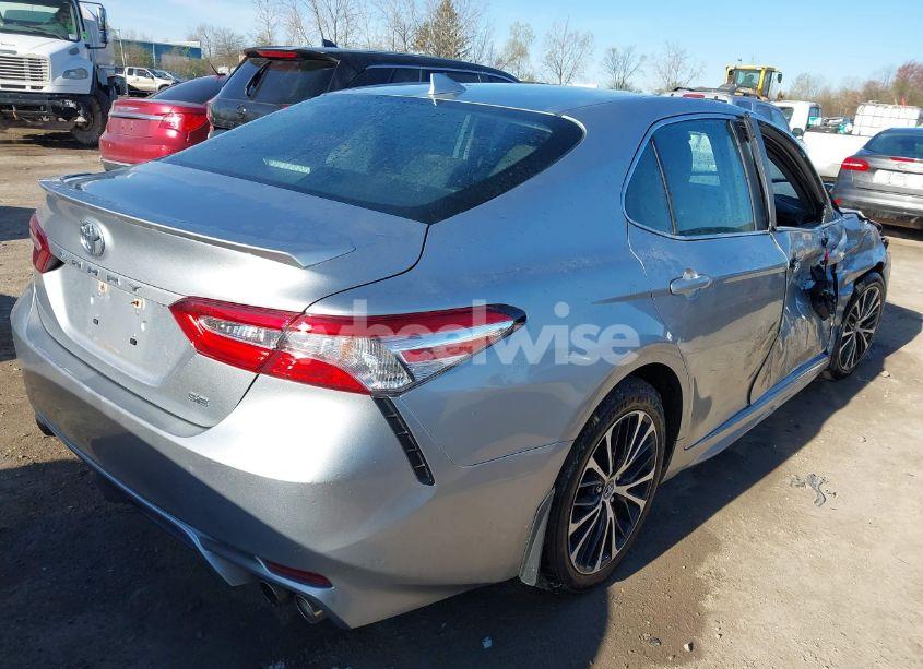 Photo 4 of 2020 Toyota Camry SE (VIN 4T1G11AK7LU873268)
