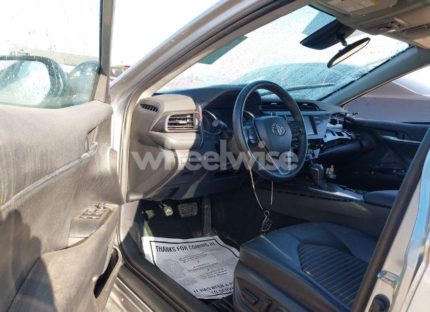 Photo 5 of 2020 Toyota Camry SE (VIN 4T1G11AK7LU873268)