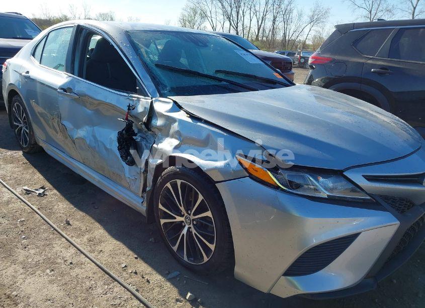 Photo 6 of 2020 Toyota Camry SE (VIN 4T1G11AK7LU873268)