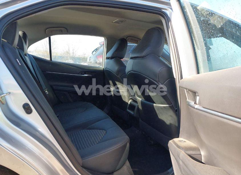 Photo 8 of 2020 Toyota Camry SE (VIN 4T1G11AK7LU873268)