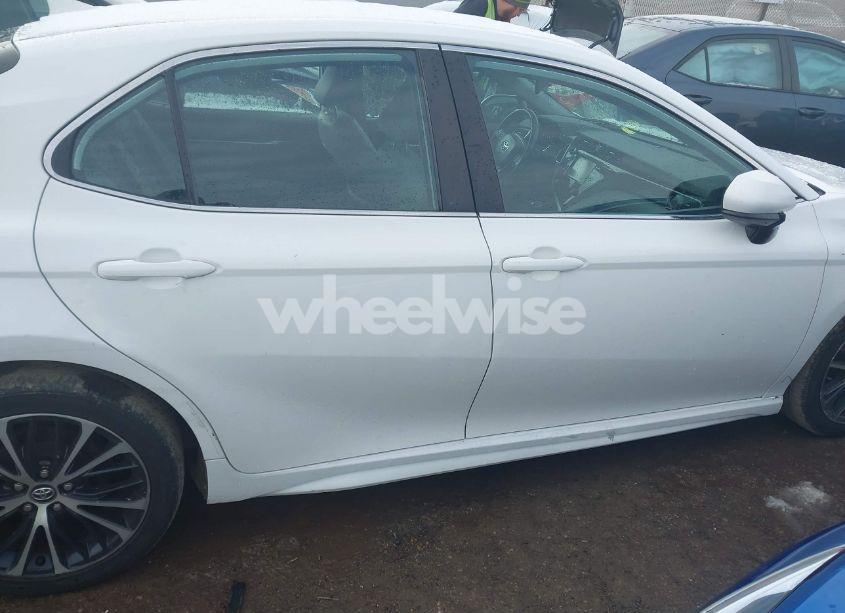 Photo 13 of 2020 Toyota Camry SE (VIN 4T1G11AK7LU917155)