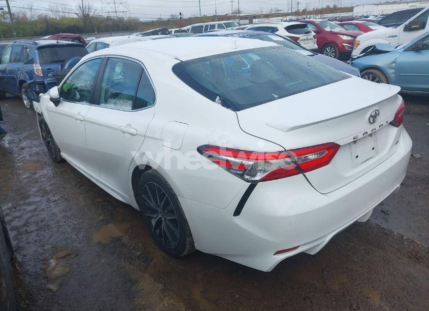 Photo 3 of 2020 Toyota Camry SE (VIN 4T1G11AK7LU917155)