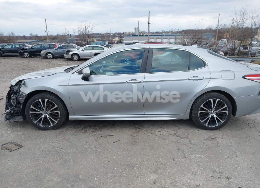 Photo 13 of 2020 Toyota Camry SE (VIN 4T1G11AK7LU922985)