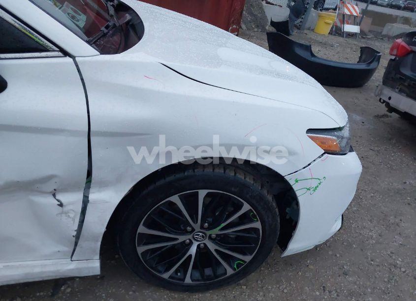 Photo 6 of 2020 Toyota Camry SE (VIN 4T1G11AK7LU939737)