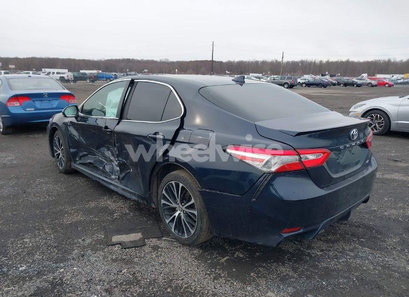 Photo 3 of 2020 Toyota Camry SE/SE NIGHTSHADE EDITION (VIN 4T1G11AK7LU947532)