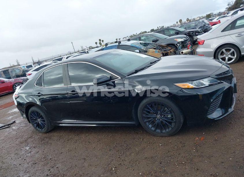 Photo 13 of 2020 Toyota Camry SE (VIN 4T1G11AK7LU976660)