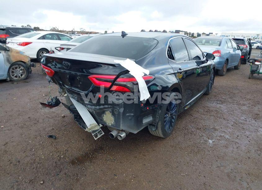 Photo 4 of 2020 Toyota Camry SE (VIN 4T1G11AK7LU976660)