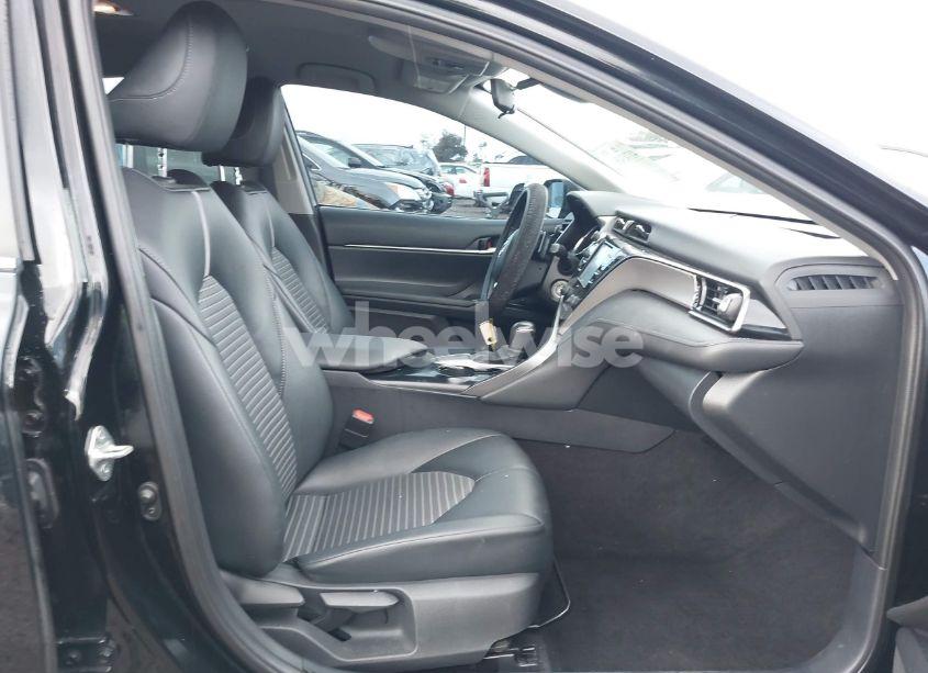 Photo 5 of 2020 Toyota Camry SE (VIN 4T1G11AK7LU976660)