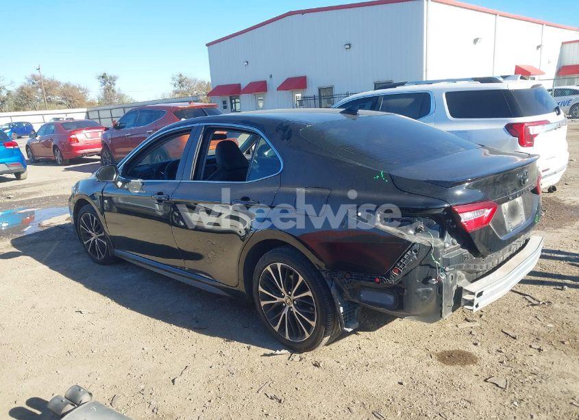 Photo 3 of 2020 Toyota Camry SE (VIN 4T1G11AK7LU986010)