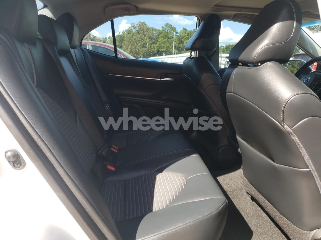 Photo 10 of 2020 TOYOTA CAMRY SE (VIN 4T1G11AK7LU989974)