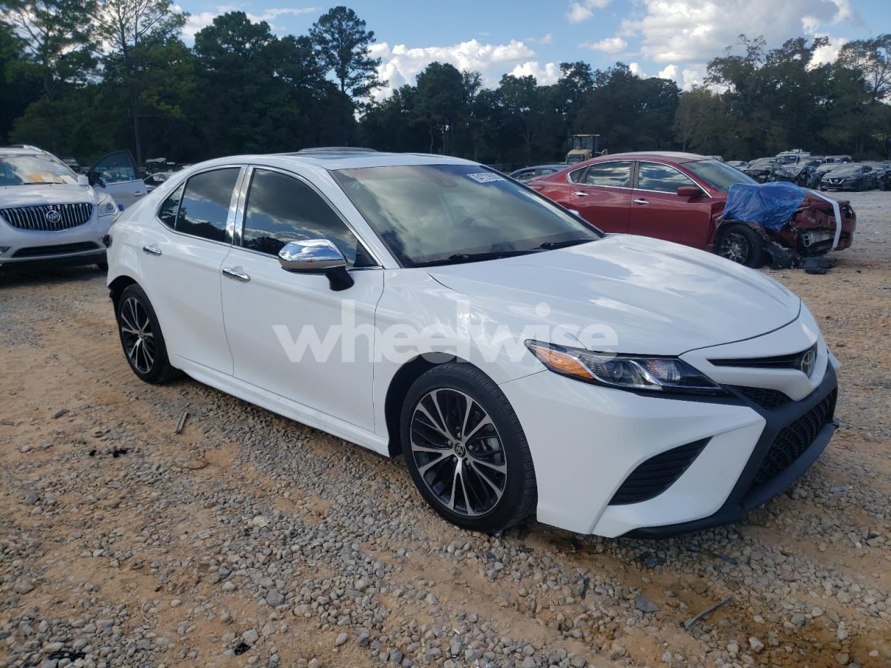 Photo 4 of 2020 TOYOTA CAMRY SE (VIN 4T1G11AK7LU989974)