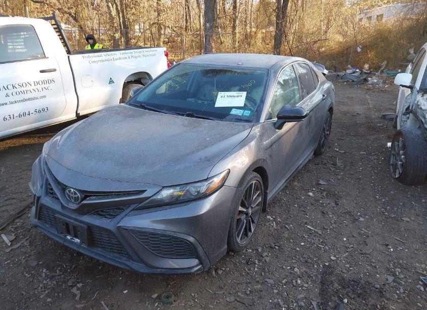 Photo 2 of 2021 Toyota Camry SE (VIN 4T1G11AK7MU414839)