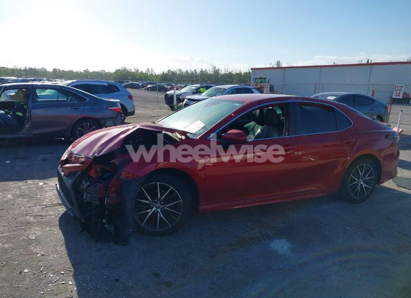 Photo 2 of 2021 Toyota Camry SE (VIN 4T1G11AK7MU420205)