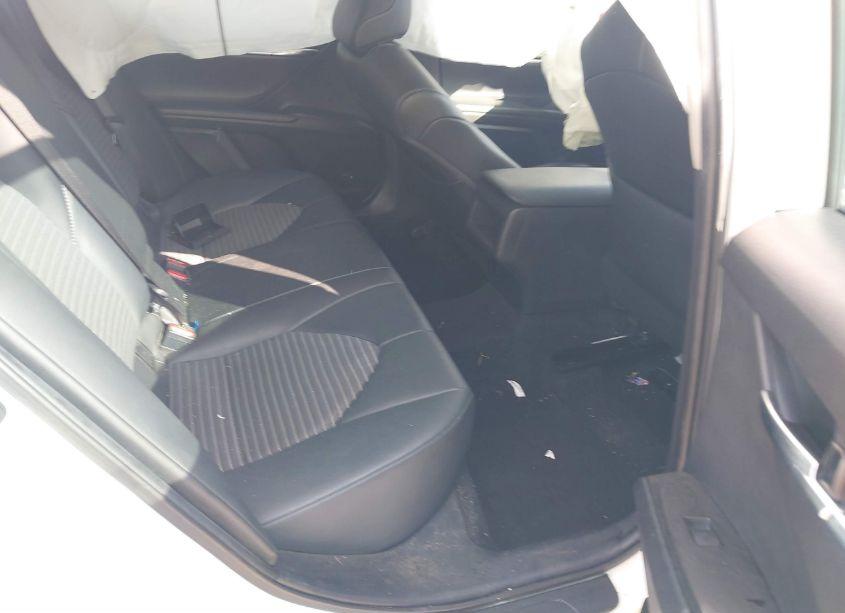 Photo 8 of 2021 Toyota Camry SE (VIN 4T1G11AK7MU515945)