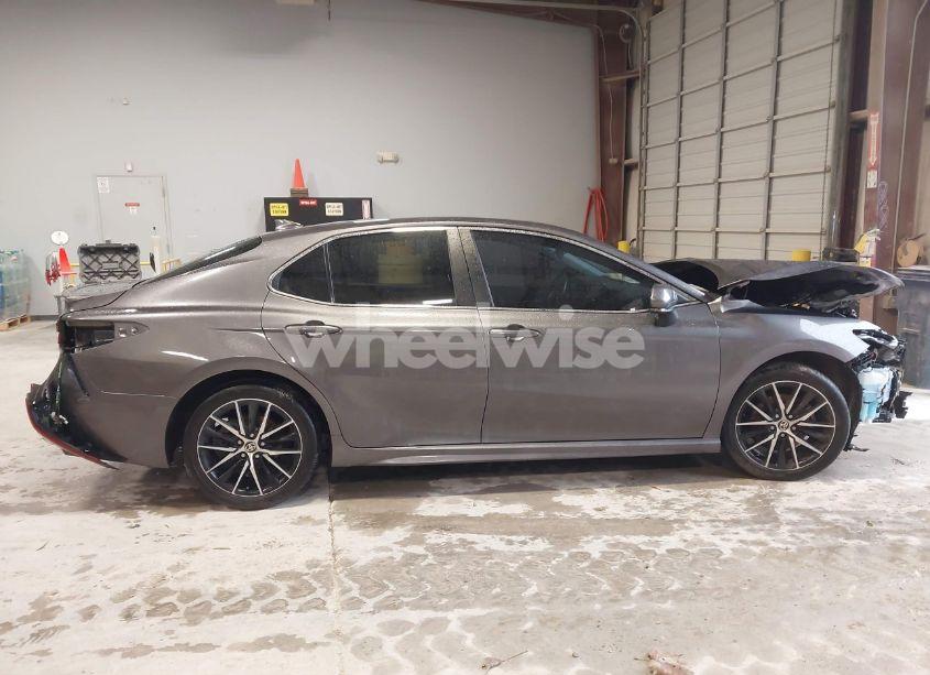 Photo 13 of 2021 Toyota Camry SE (VIN 4T1G11AK7MU531241)