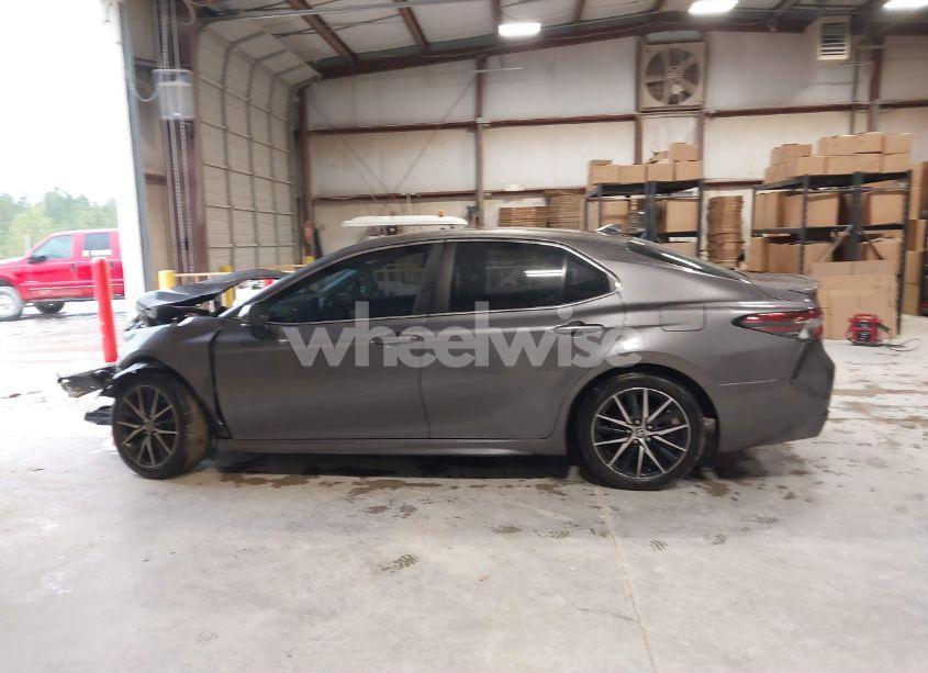 Photo 14 of 2021 Toyota Camry SE (VIN 4T1G11AK7MU531241)