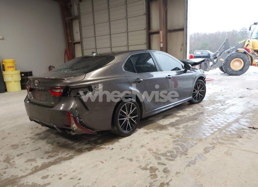 Photo 4 of 2021 Toyota Camry SE (VIN 4T1G11AK7MU531241)