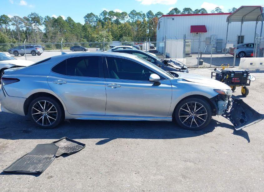 Photo 13 of 2021 Toyota Camry SE (VIN 4T1G11AK7MU532616)