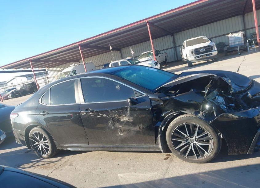 Photo 14 of 2021 Toyota Camry SE (VIN 4T1G11AK7MU533782)