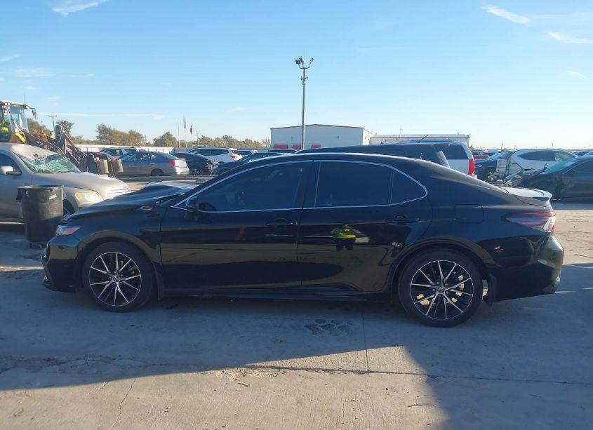 Photo 15 of 2021 Toyota Camry SE (VIN 4T1G11AK7MU533782)