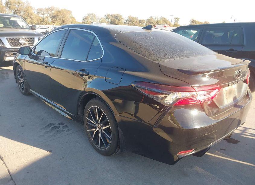 Photo 3 of 2021 Toyota Camry SE (VIN 4T1G11AK7MU533782)