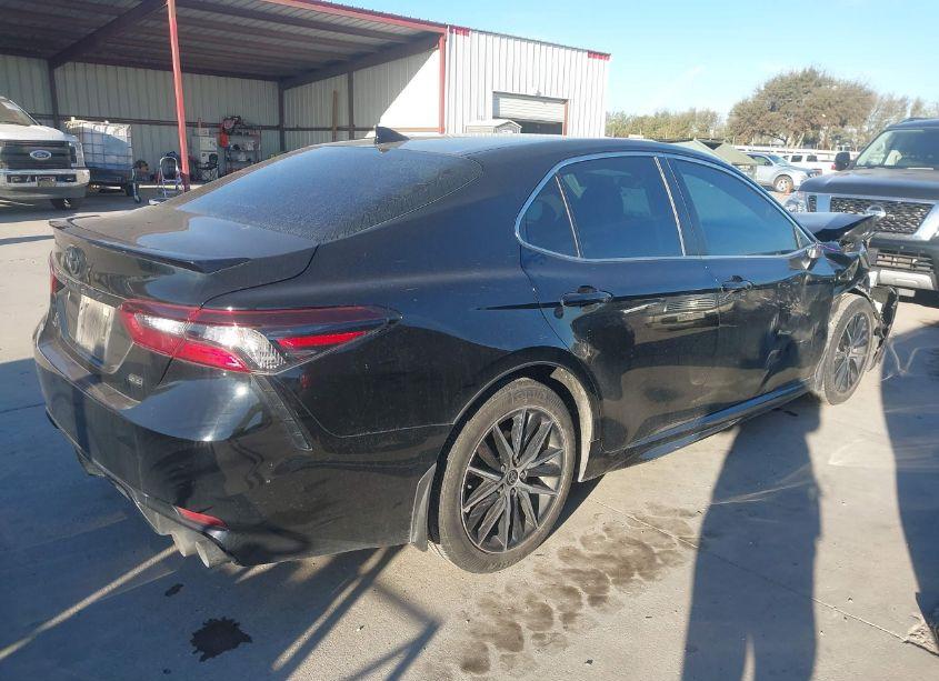 Photo 4 of 2021 Toyota Camry SE (VIN 4T1G11AK7MU533782)