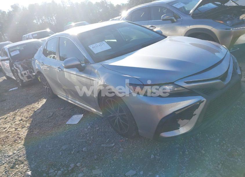 2021 Toyota Camry SE (VIN 4T1G11AK7MU535371) main photo