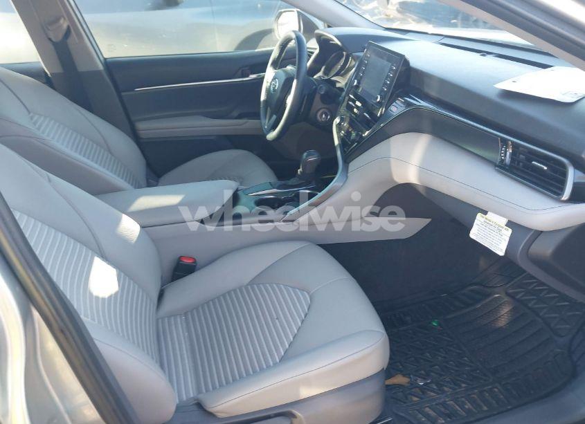 Photo 5 of 2021 Toyota Camry SE (VIN 4T1G11AK7MU535371)