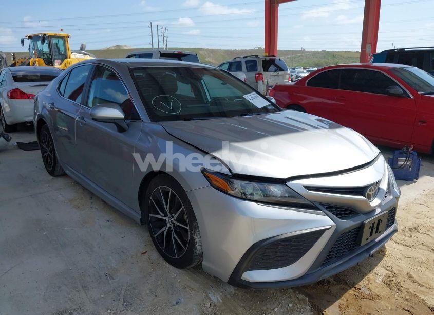 2021 Toyota Camry SE (VIN 4T1G11AK7MU549948) main photo
