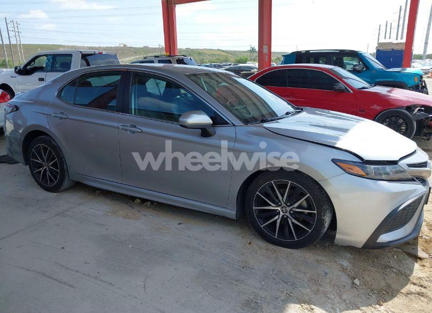 Photo 13 of 2021 Toyota Camry SE (VIN 4T1G11AK7MU549948)