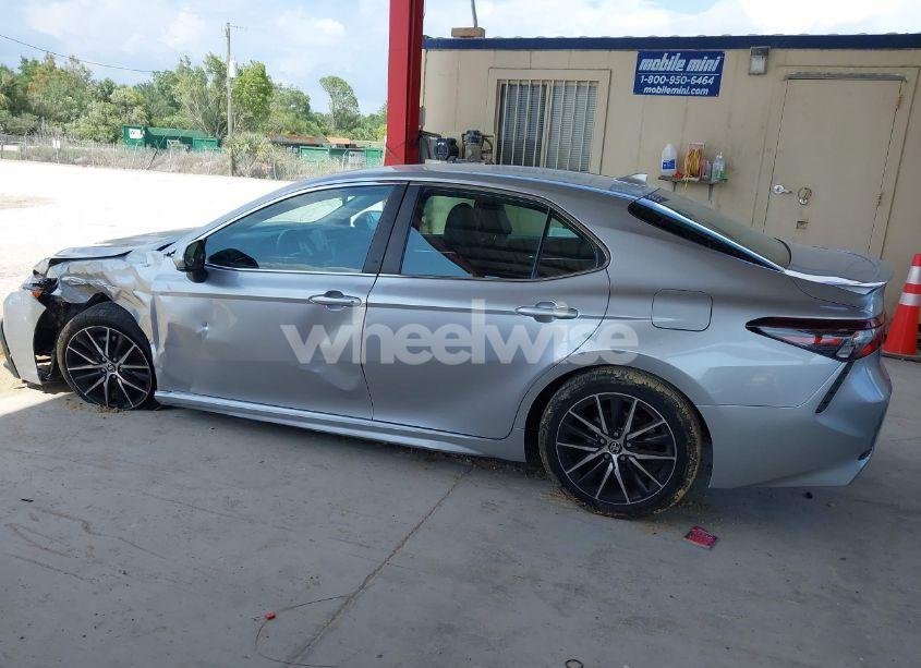 Photo 14 of 2021 Toyota Camry SE (VIN 4T1G11AK7MU549948)