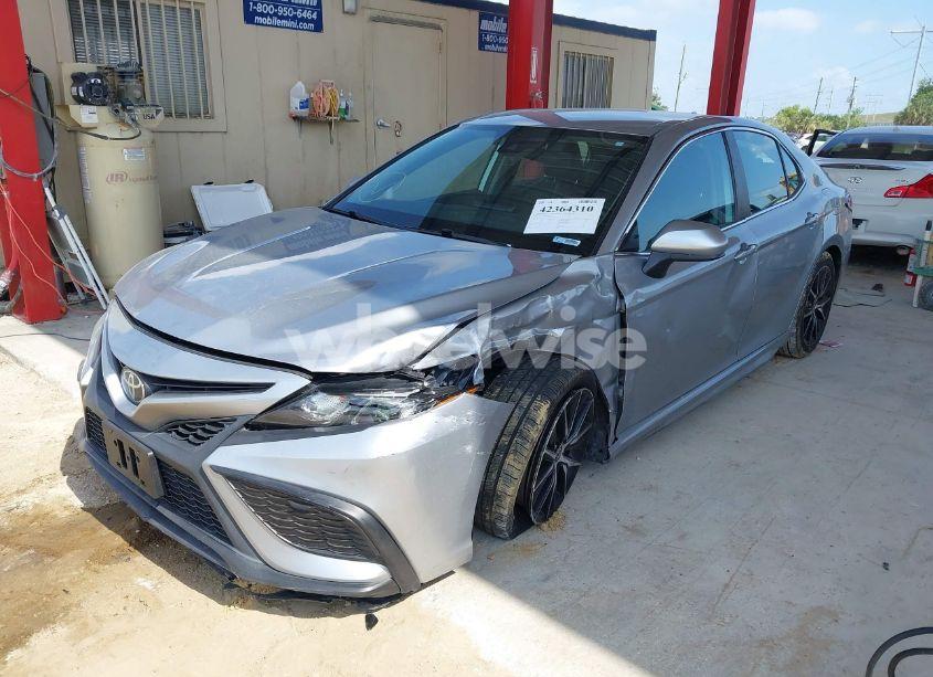 Photo 2 of 2021 Toyota Camry SE (VIN 4T1G11AK7MU549948)