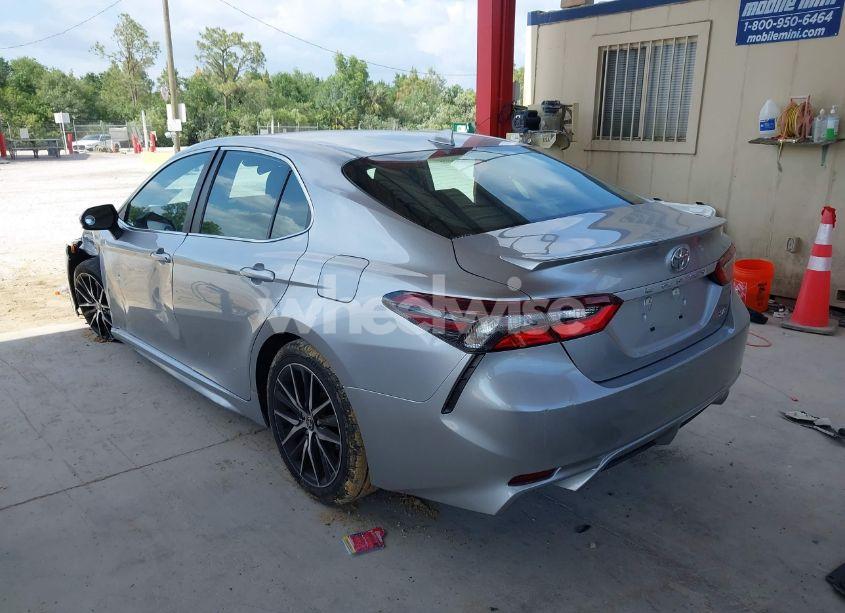 Photo 3 of 2021 Toyota Camry SE (VIN 4T1G11AK7MU549948)