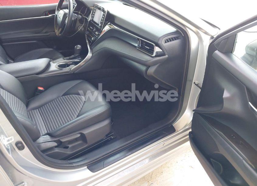 Photo 5 of 2021 Toyota Camry SE (VIN 4T1G11AK7MU549948)