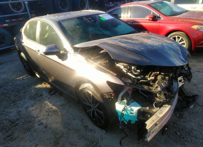 2021 Toyota Camry SE (VIN 4T1G11AK7MU559444) main photo