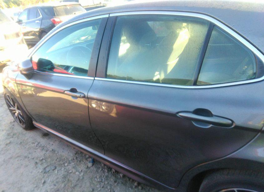 Photo 14 of 2021 Toyota Camry SE (VIN 4T1G11AK7MU559444)