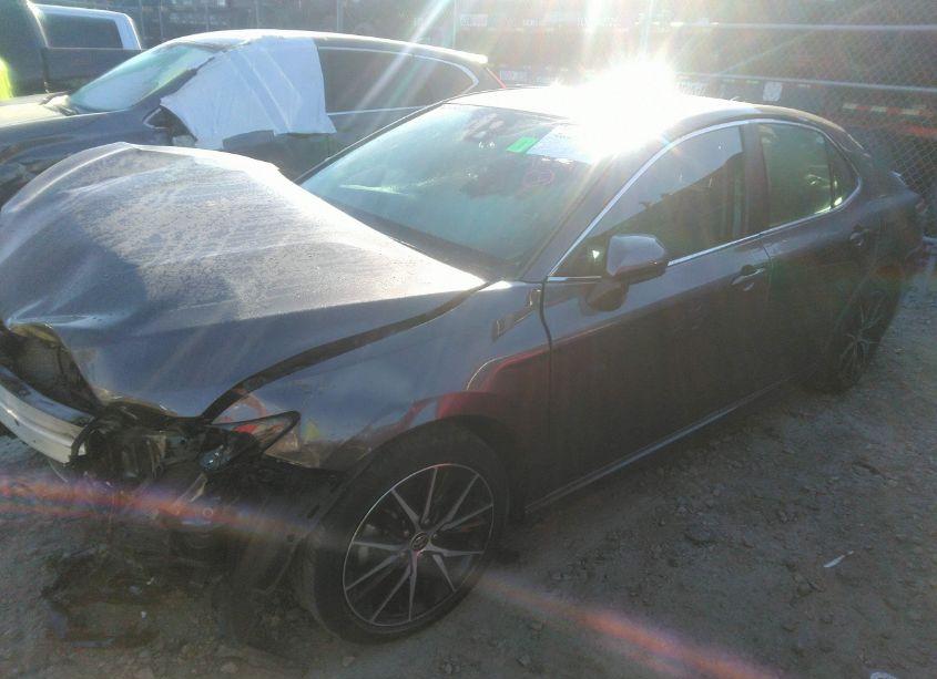 Photo 2 of 2021 Toyota Camry SE (VIN 4T1G11AK7MU559444)