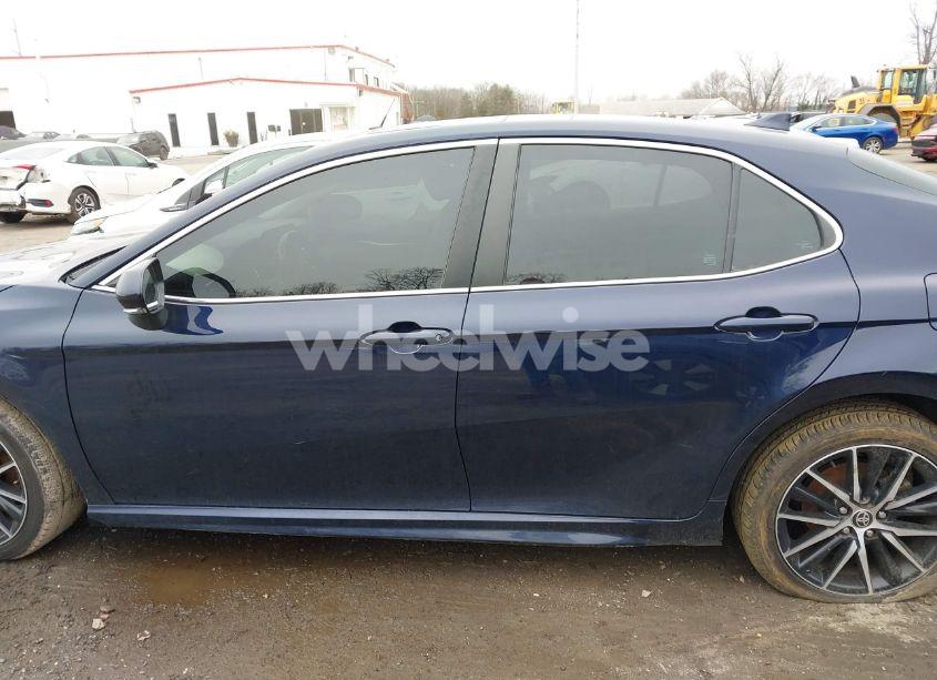 Photo 13 of 2021 Toyota Camry SE (VIN 4T1G11AK7MU573215)