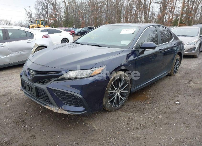 Photo 2 of 2021 Toyota Camry SE (VIN 4T1G11AK7MU573215)