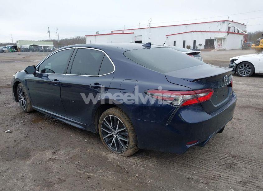 Photo 3 of 2021 Toyota Camry SE (VIN 4T1G11AK7MU573215)