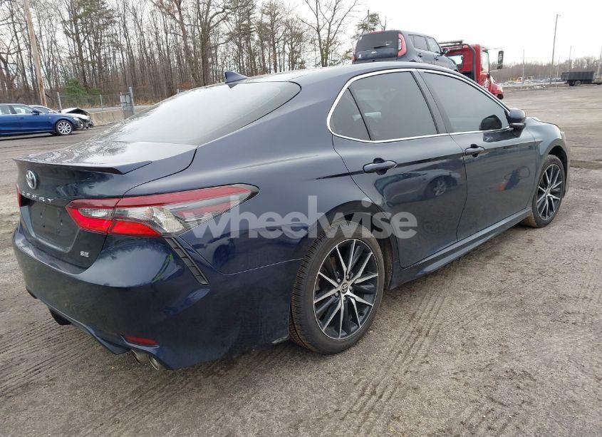 Photo 4 of 2021 Toyota Camry SE (VIN 4T1G11AK7MU573215)
