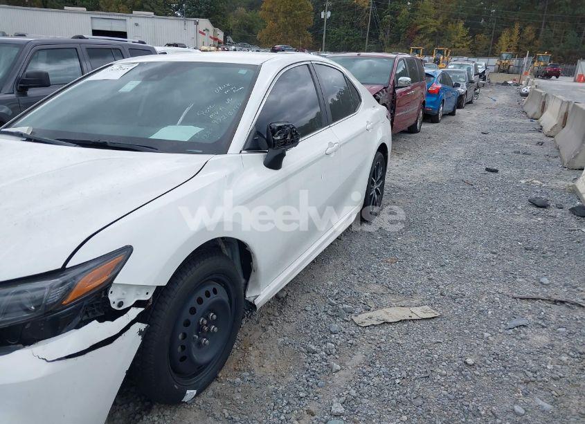 Photo 14 of 2021 Toyota Camry SE (VIN 4T1G11AK7MU588202)