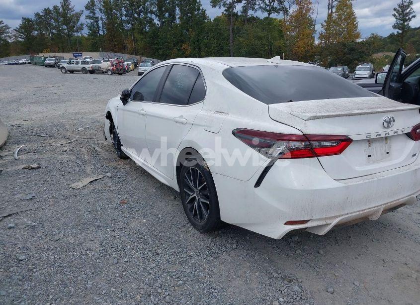 Photo 3 of 2021 Toyota Camry SE (VIN 4T1G11AK7MU588202)
